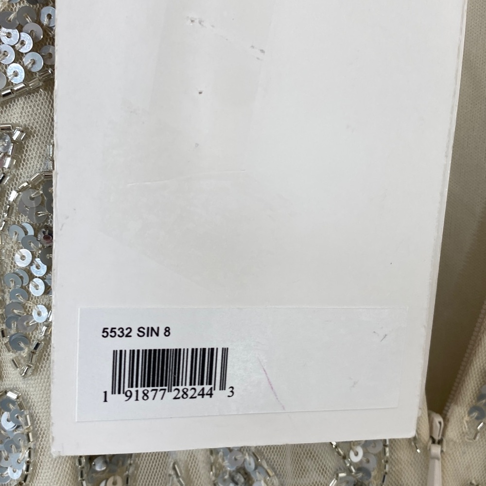 NWT Mac Duggal Silver Ivory Embellished Illusions Cap Sleeve Gown 5532 Size 8 - Picture 14 of 16